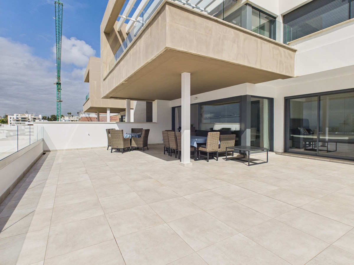 Se vende Apartamento Planta Baja de 4 dormitorios en Costa Del Sol, Málaga, España