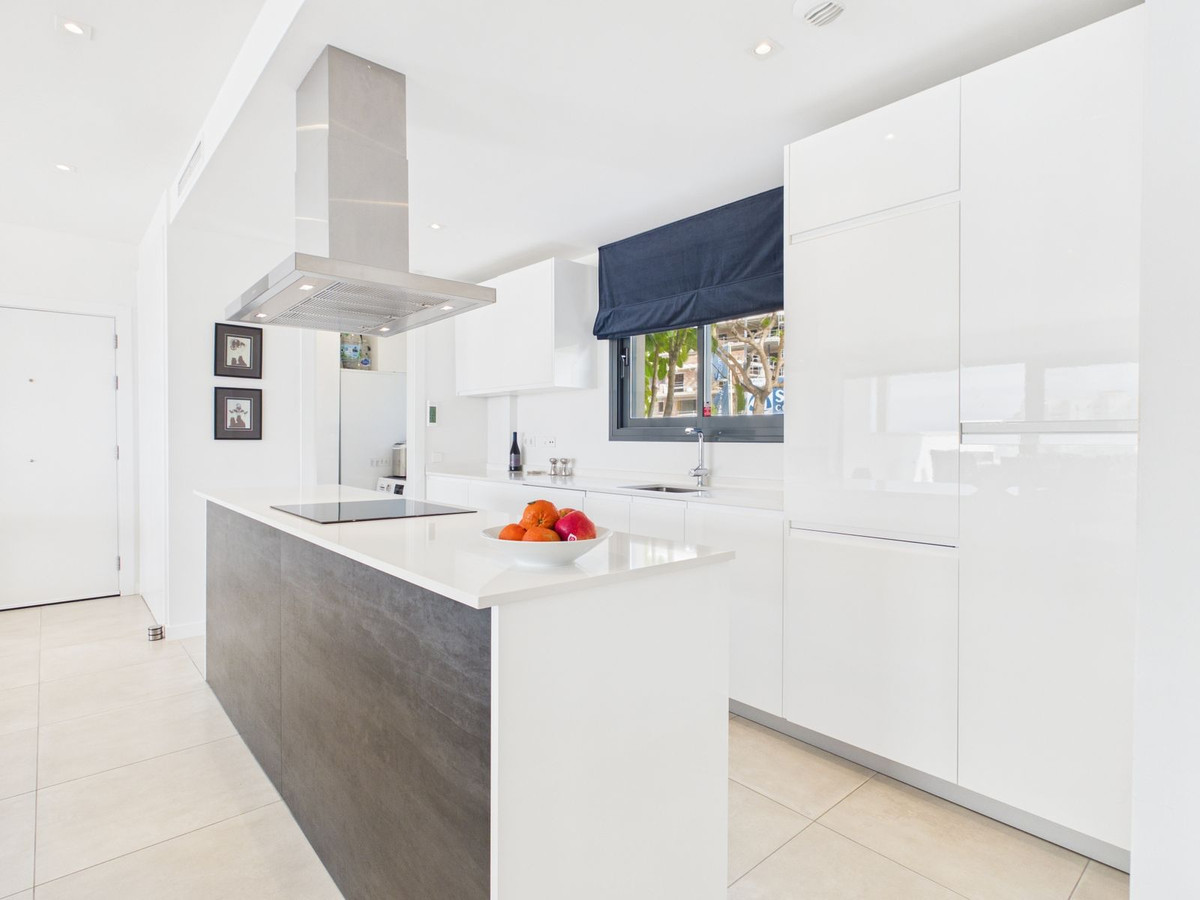 Se vende Apartamento Planta Baja de 4 dormitorios en Costa Del Sol, Málaga, España