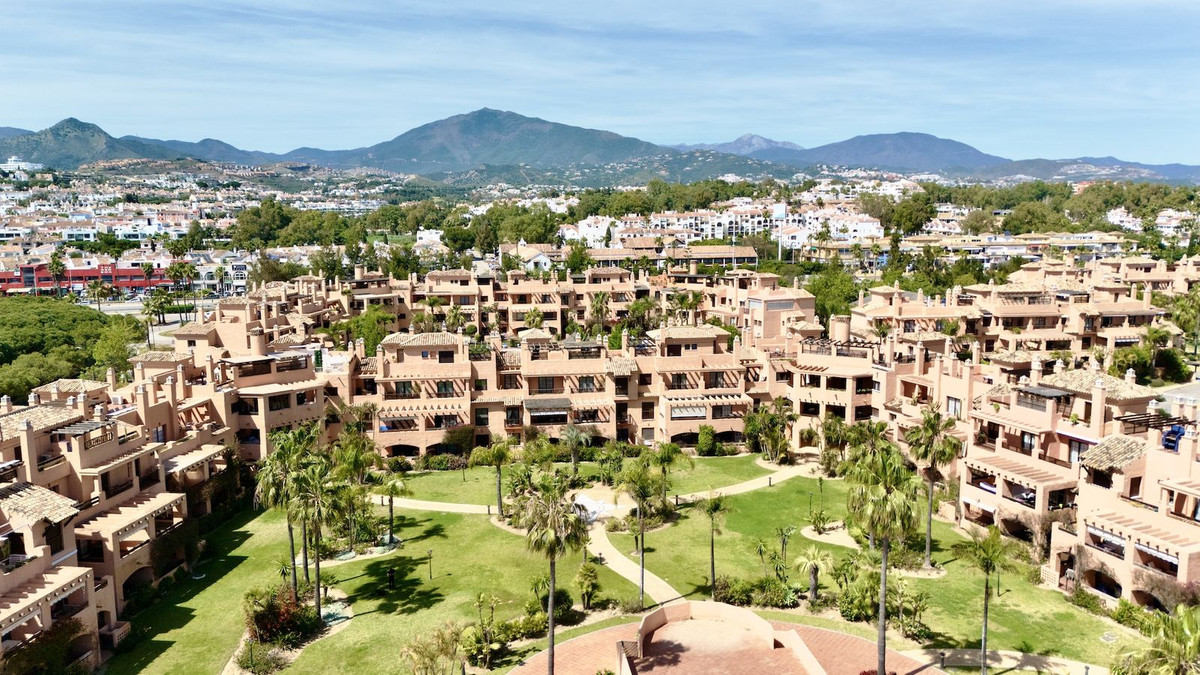 Se vende Apartamento Planta Media de 2 dormitorios en Costa Del Sol, Málaga, España