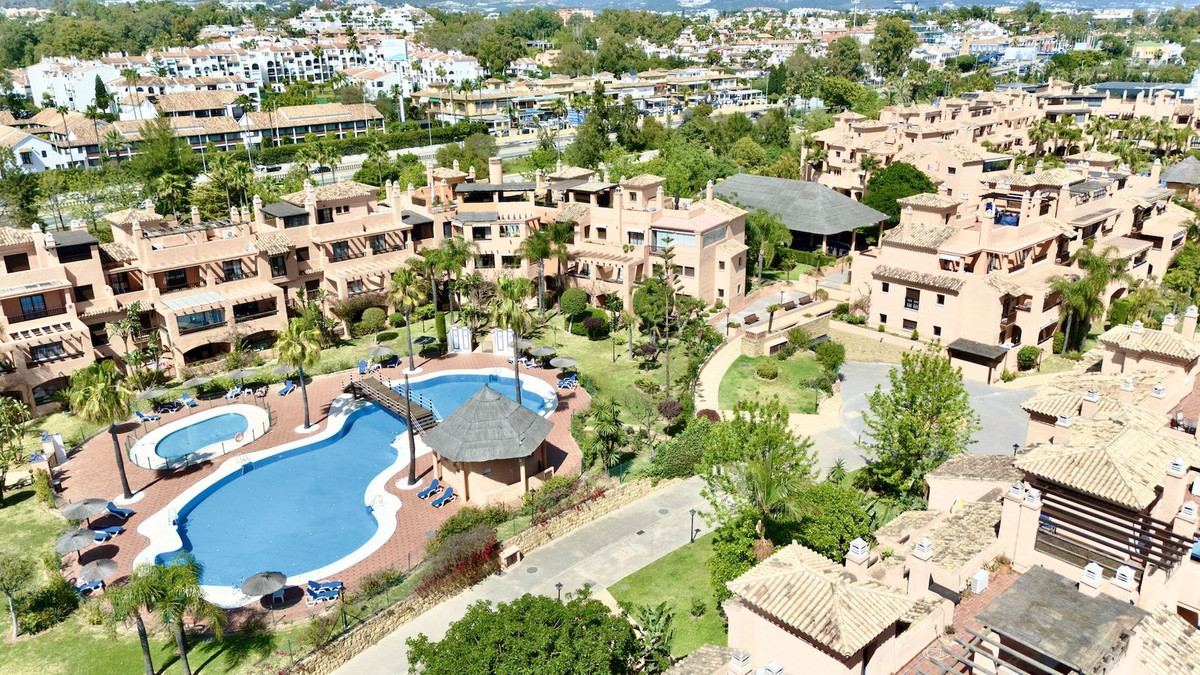 Se vende Apartamento Planta Media de 2 dormitorios en Costa Del Sol, Málaga, España