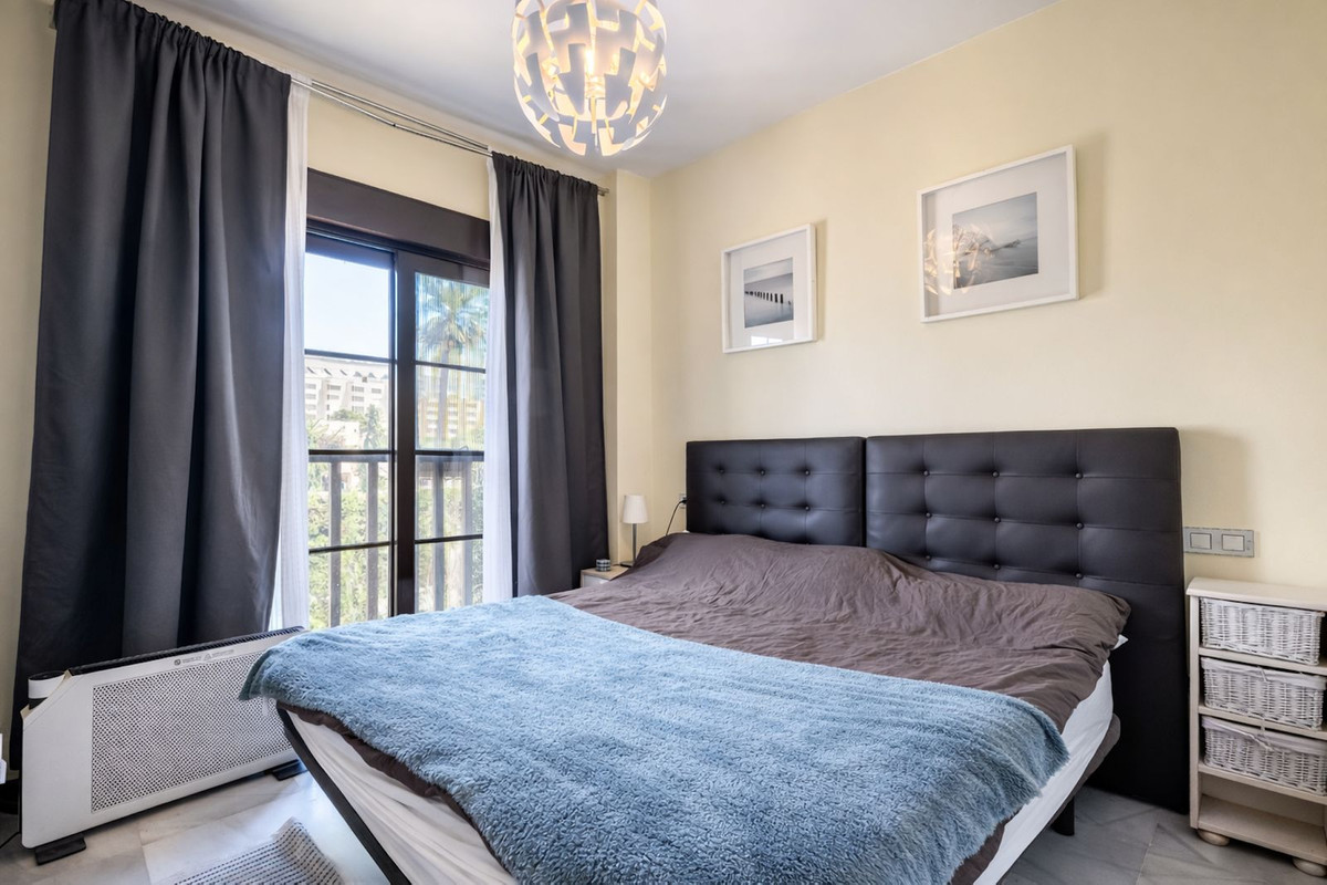 Se vende Apartamento Planta Media de 2 dormitorios en Costa Del Sol, Málaga, España
