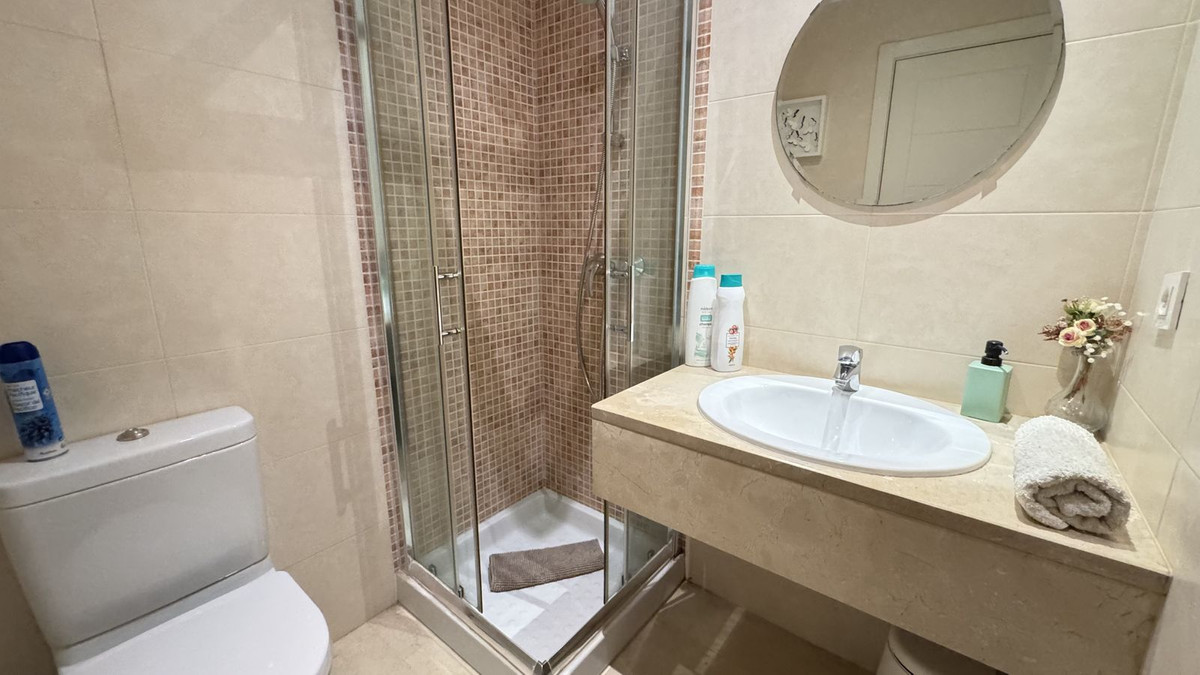 2 Bed Apartment for sale in Estepona Costa Del Sol, Málaga, Spain