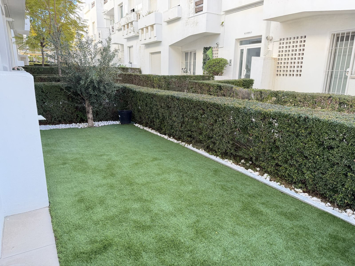 3 Bed Apartment for sale in Estepona Costa Del Sol, Málaga, Spain
