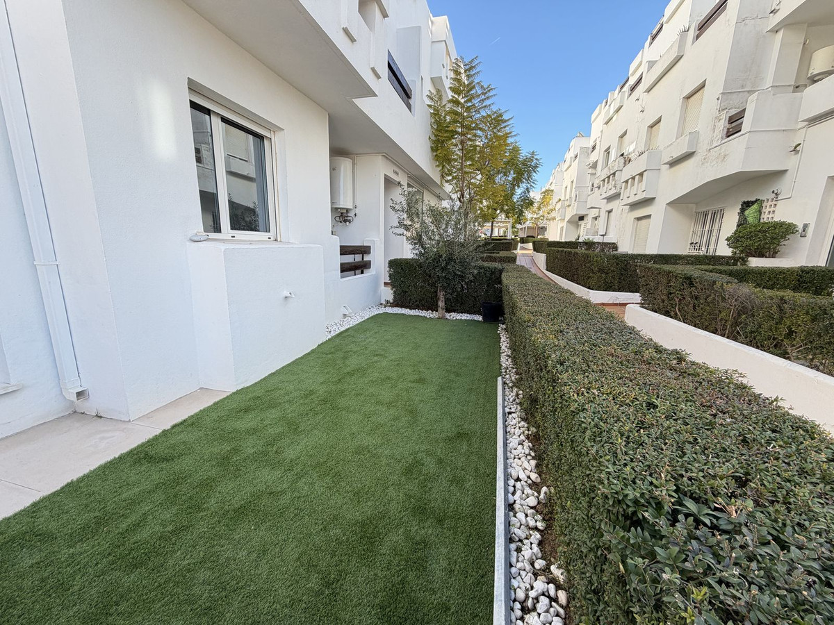 3 Bed Apartment for sale in Estepona Costa Del Sol, Málaga, Spain