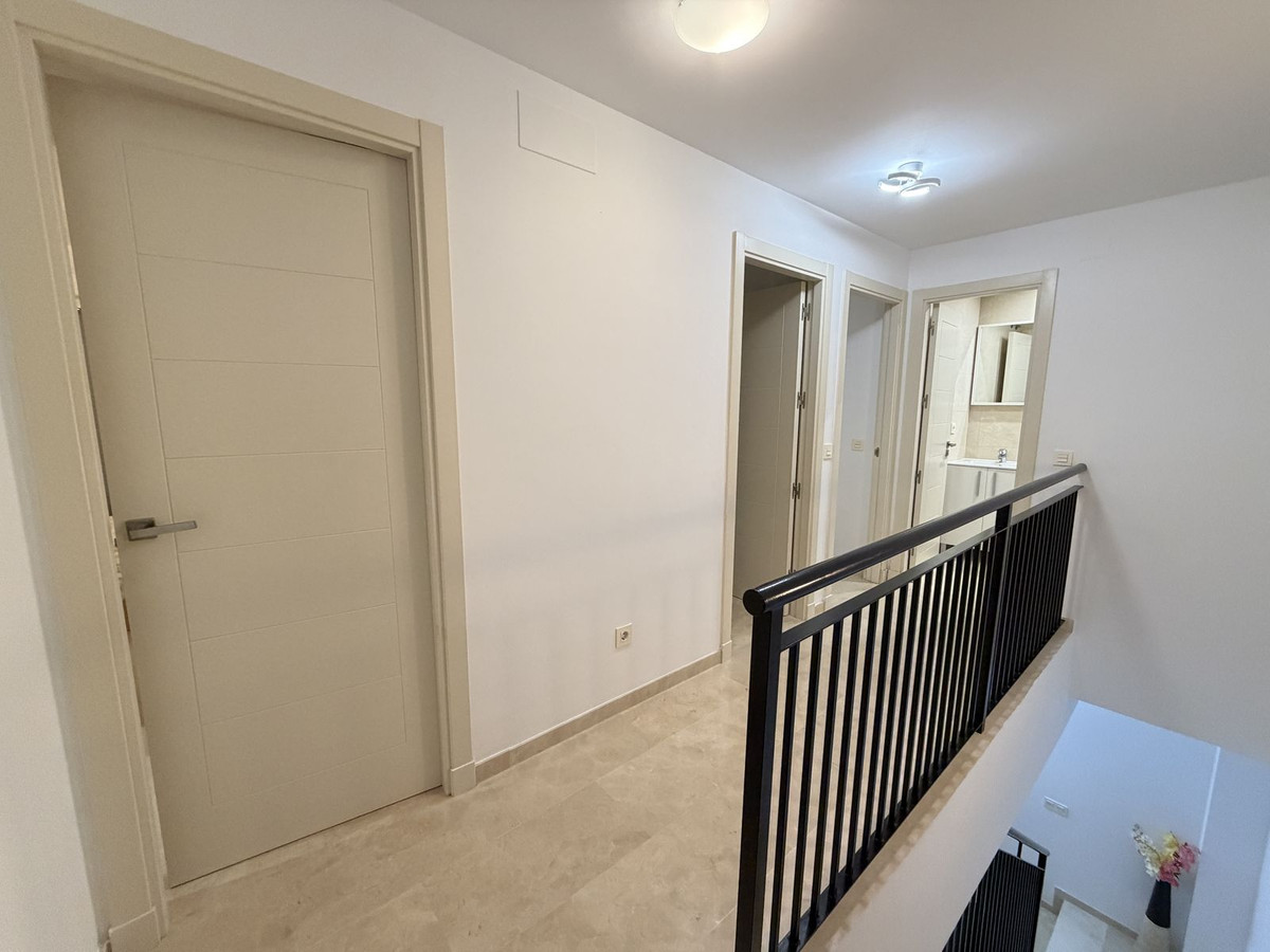 3 Bed Apartment for sale in Estepona Costa Del Sol, Málaga, Spain