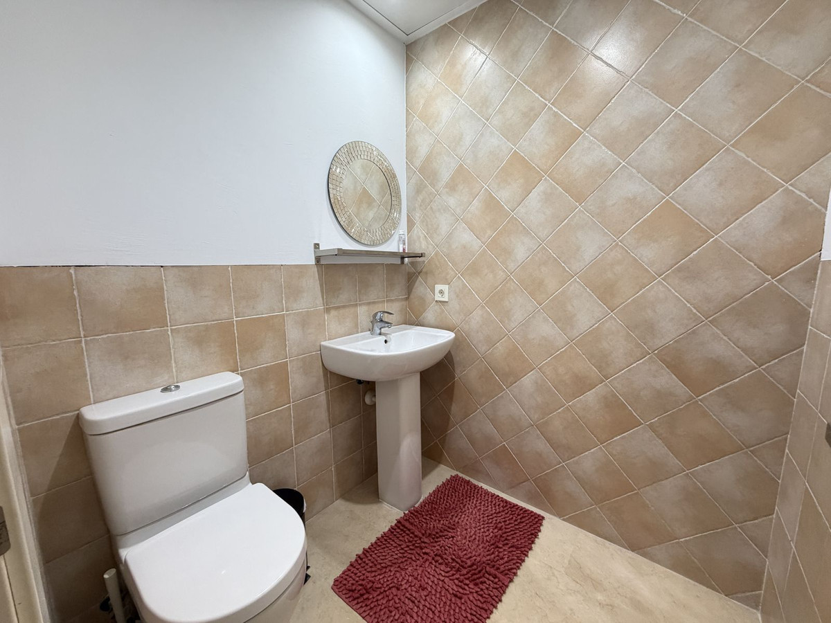 3 Bed Apartment for sale in Estepona Costa Del Sol, Málaga, Spain