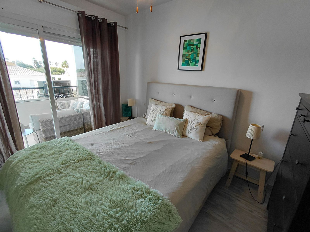 2 Bed Apartment for sale in Calahonda Costa Del Sol, Málaga, Spain