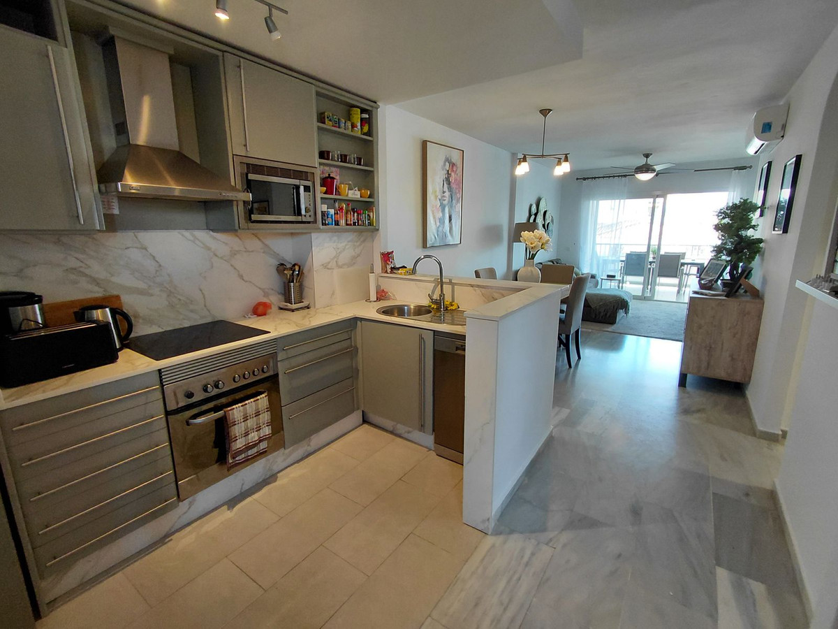2 Bed Apartment for sale in Calahonda Costa Del Sol, Málaga, Spain
