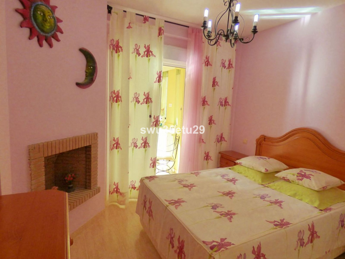 2 Bed Apartment for sale in Calahonda Costa Del Sol, Málaga, Spain