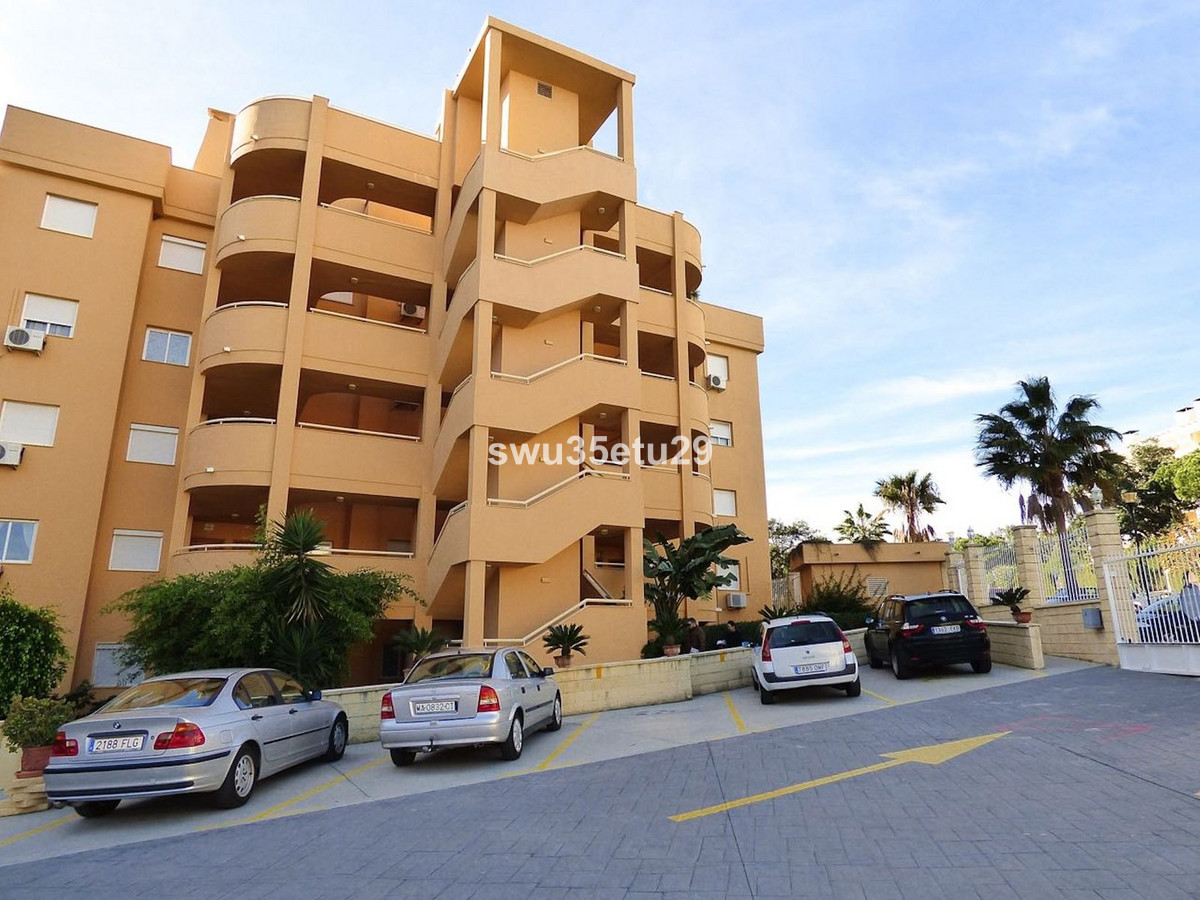 2 Bed Apartment for sale in Calahonda Costa Del Sol, Málaga, Spain