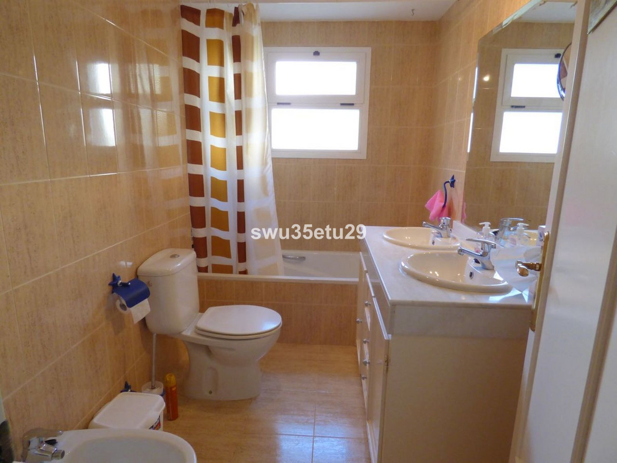 2 Bed Apartment for sale in Calahonda Costa Del Sol, Málaga, Spain