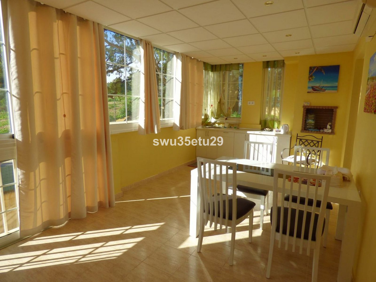 2 Bed Apartment for sale in Calahonda Costa Del Sol, Málaga, Spain