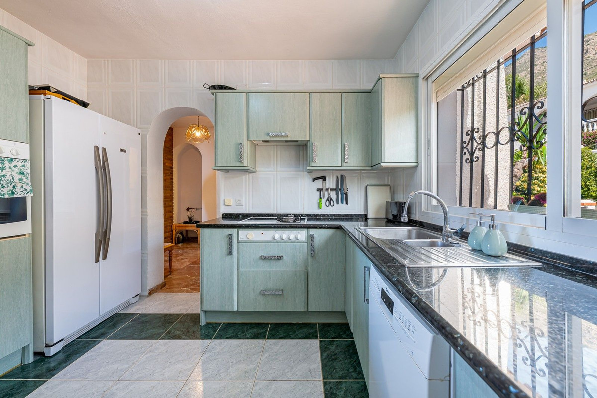 Se vende Villa - Chalet de 5 dormitorios en Costa Del Sol, Málaga, España