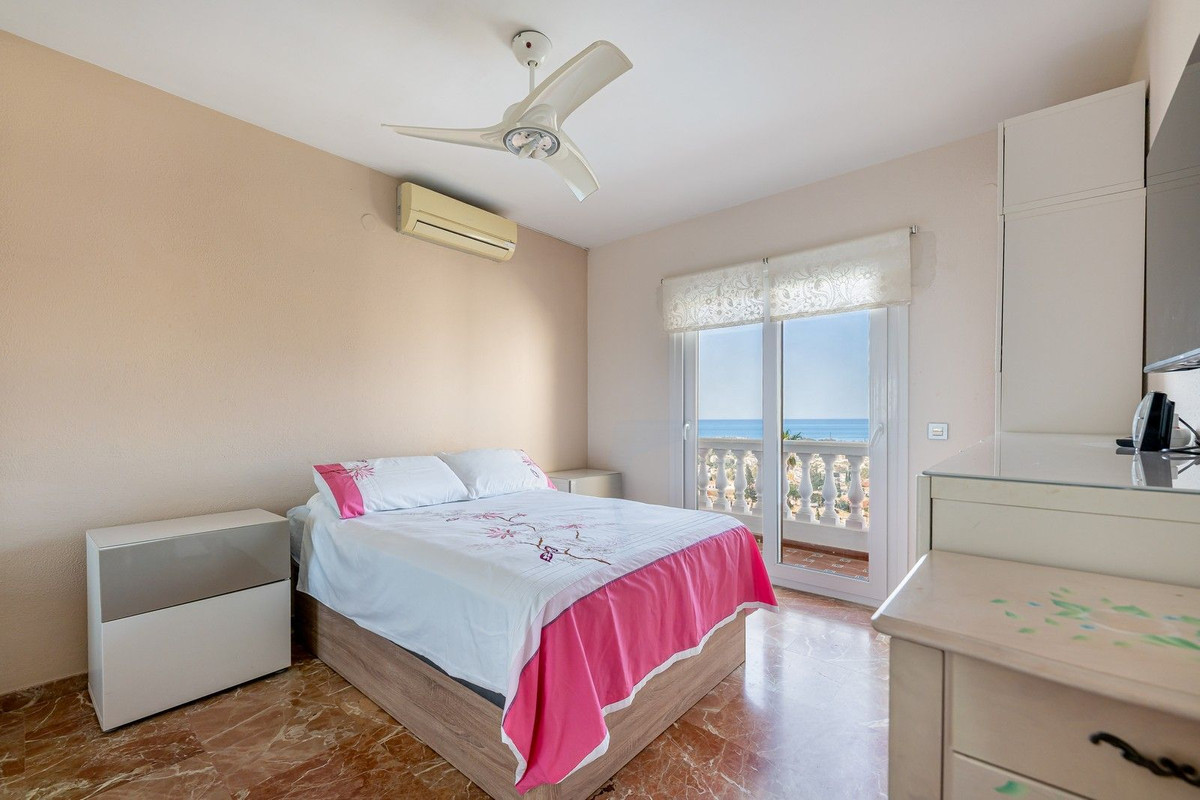 Se vende Villa - Chalet de 5 dormitorios en Costa Del Sol, Málaga, España