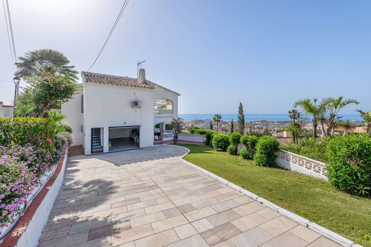 Se vende Villa - Chalet de 5 dormitorios en Costa Del Sol, Málaga, España