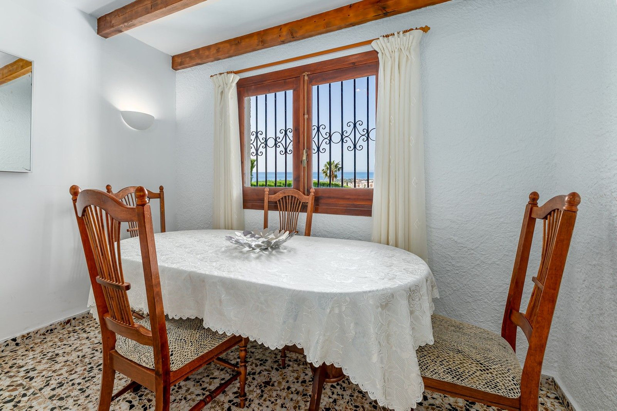 Se vende Villa - Chalet de 5 dormitorios en Costa Del Sol, Málaga, España
