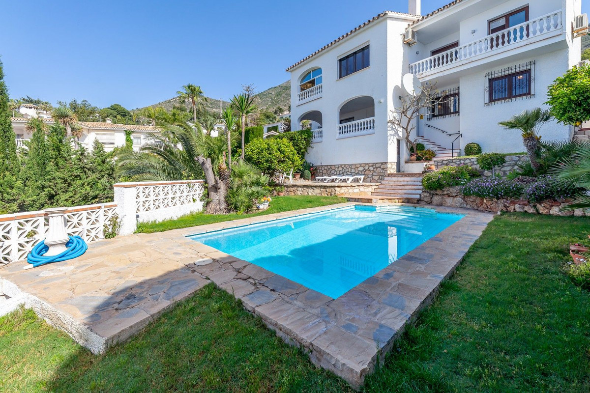 Se vende Villa - Chalet de 5 dormitorios en Costa Del Sol, Málaga, España