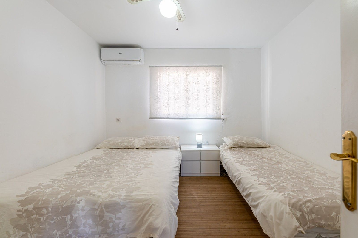 Se vende Villa - Chalet de 5 dormitorios en Costa Del Sol, Málaga, España