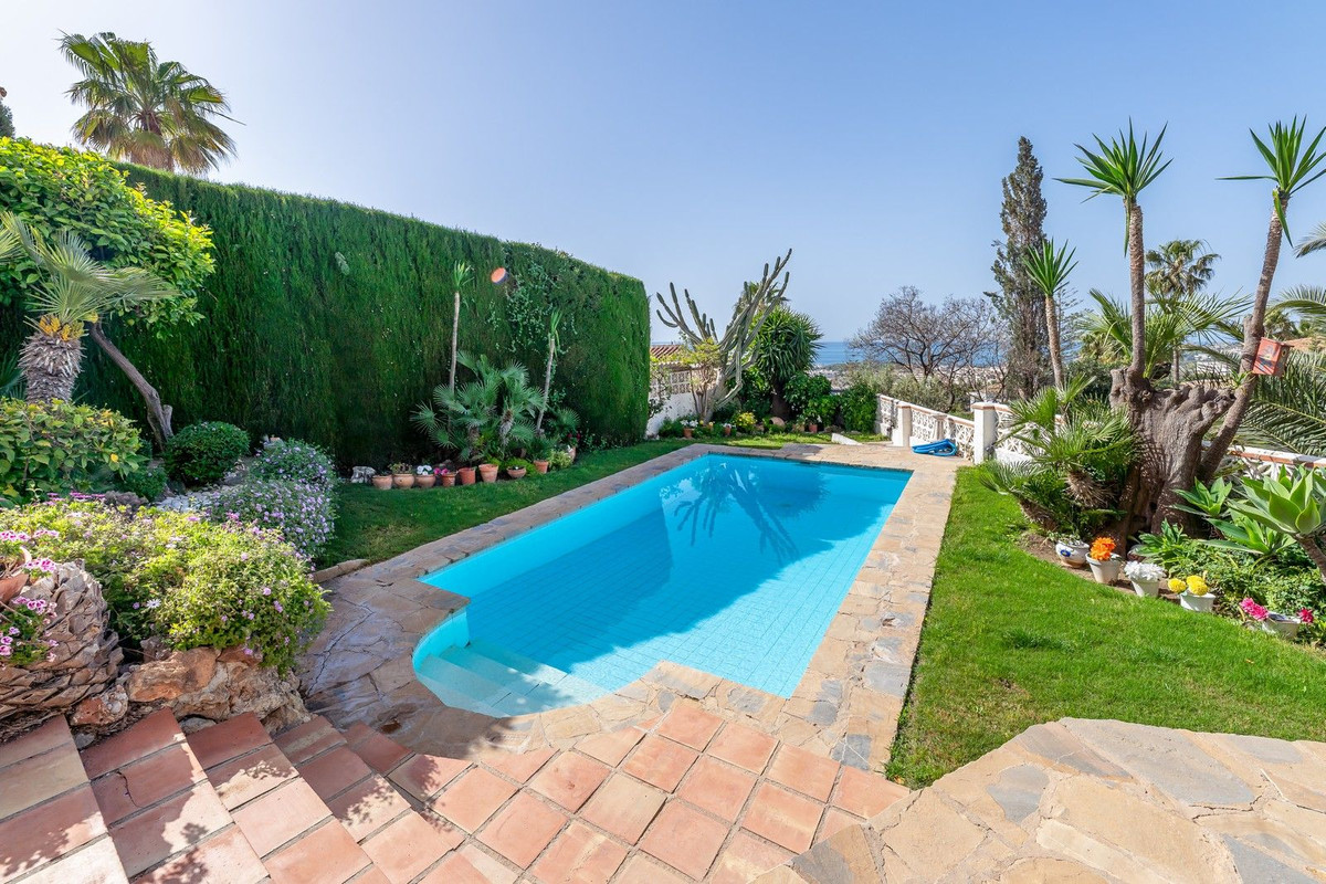 Se vende Villa - Chalet de 5 dormitorios en Costa Del Sol, Málaga, España