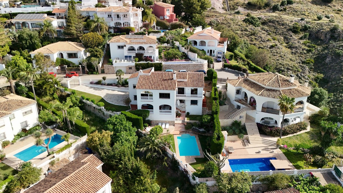 Se vende Villa - Chalet de 5 dormitorios en Costa Del Sol, Málaga, España
