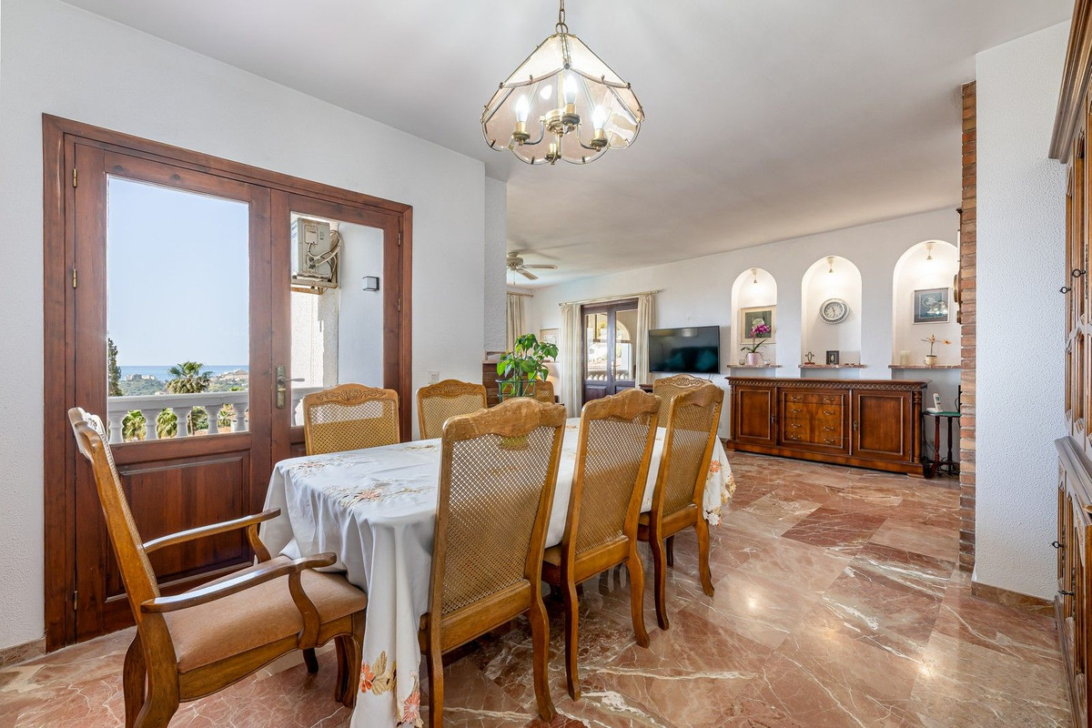 Se vende Villa - Chalet de 5 dormitorios en Costa Del Sol, Málaga, España