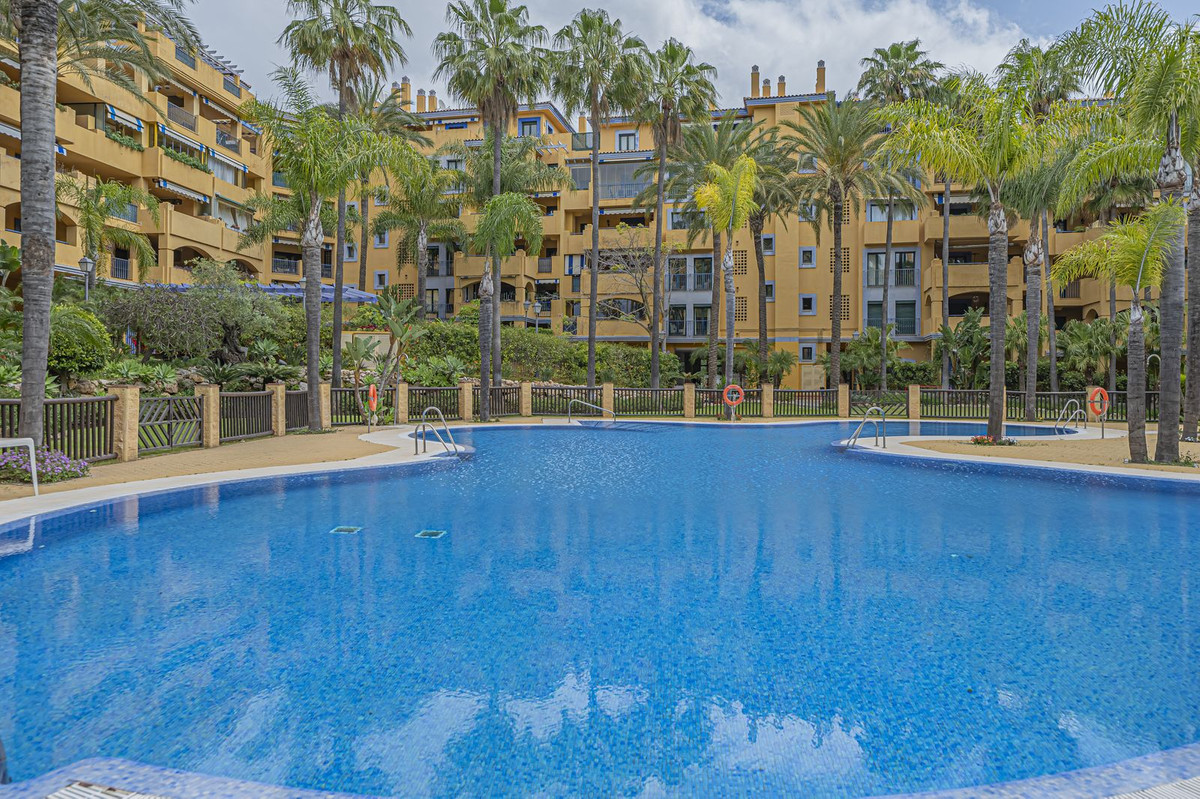 2 Bed Apartment for sale in San Pedro De Alcántara Costa Del Sol, Málaga, Spain