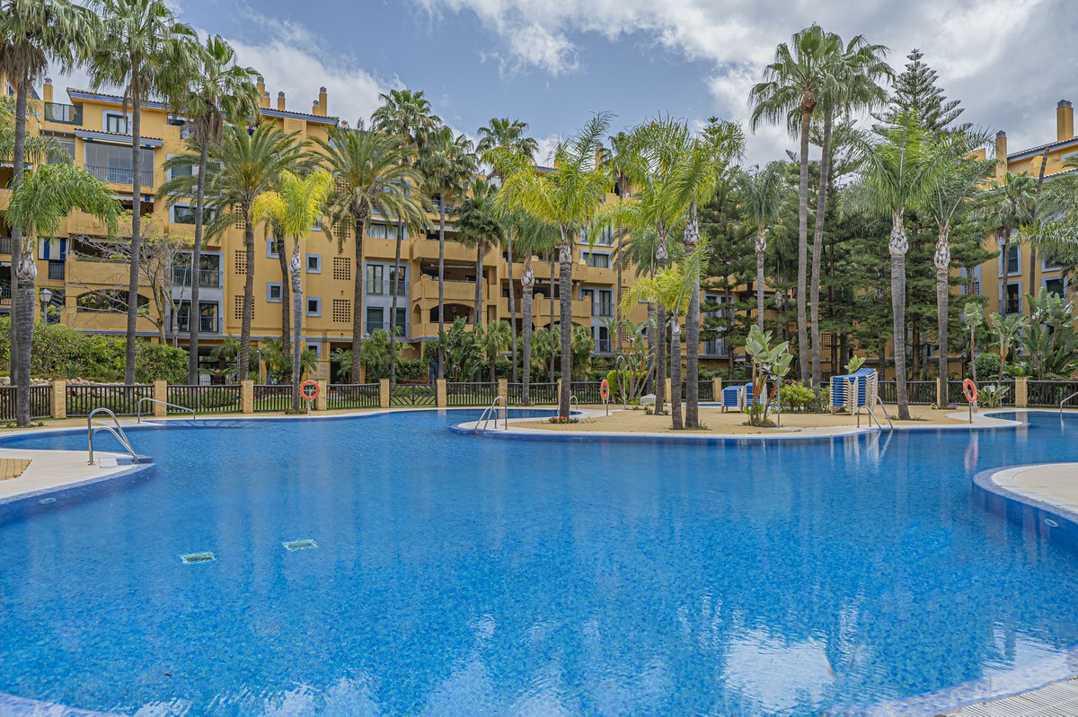 2 Bed Apartment for sale in San Pedro De Alcántara Costa Del Sol, Málaga, Spain