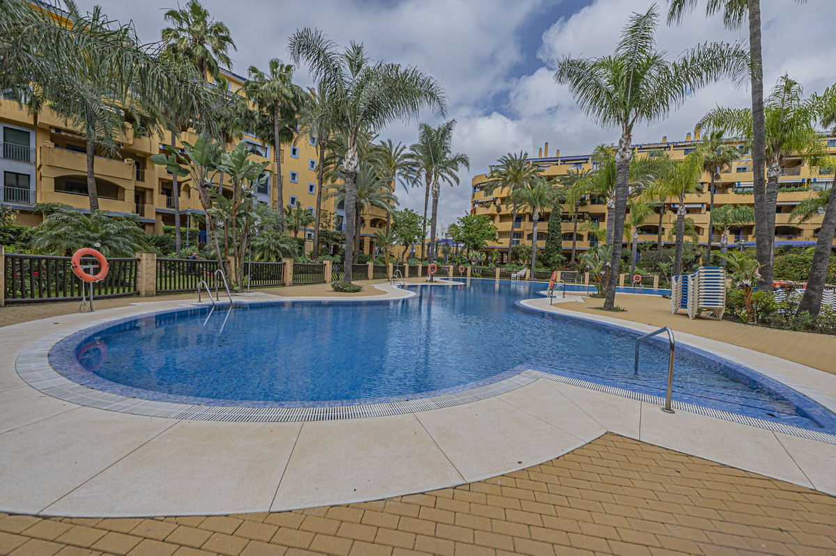 2 Bed Apartment for sale in San Pedro De Alcántara Costa Del Sol, Málaga, Spain