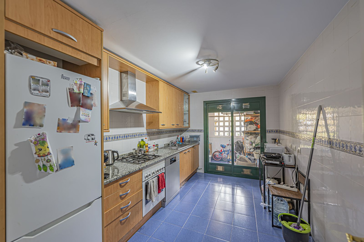 2 Bed Apartment for sale in San Pedro De Alcántara Costa Del Sol, Málaga, Spain