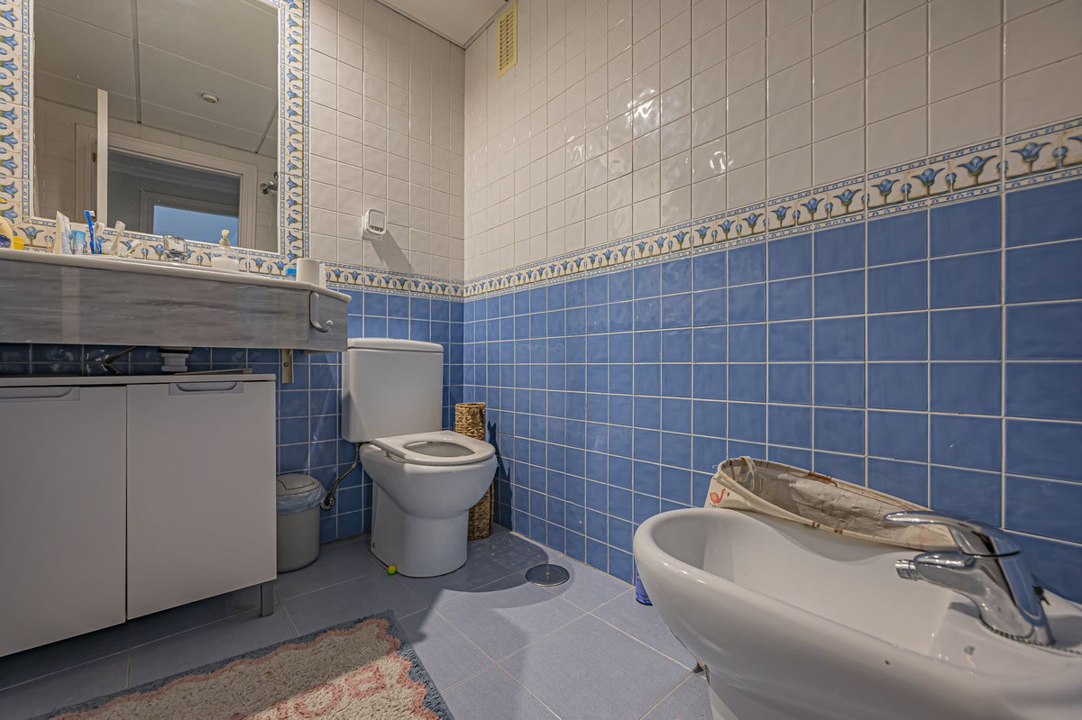 2 Bed Apartment for sale in San Pedro De Alcántara Costa Del Sol, Málaga, Spain