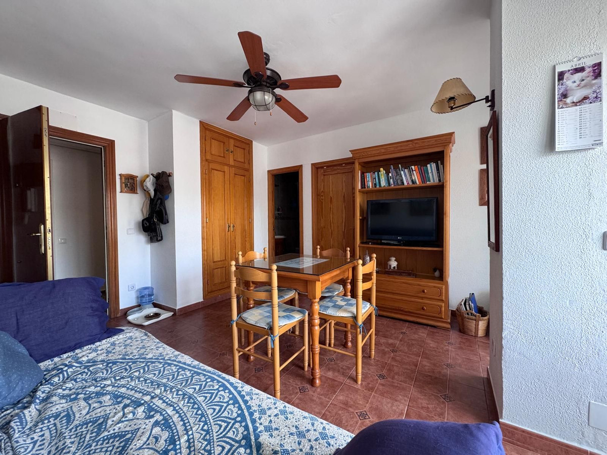 Se vende Apartamento Planta Media de 2 dormitorios en Costa Del Sol, Málaga, España
