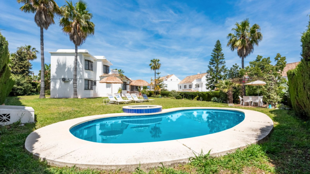 4 Bed Townhouse for sale in Estepona Costa Del Sol, Málaga, Spain