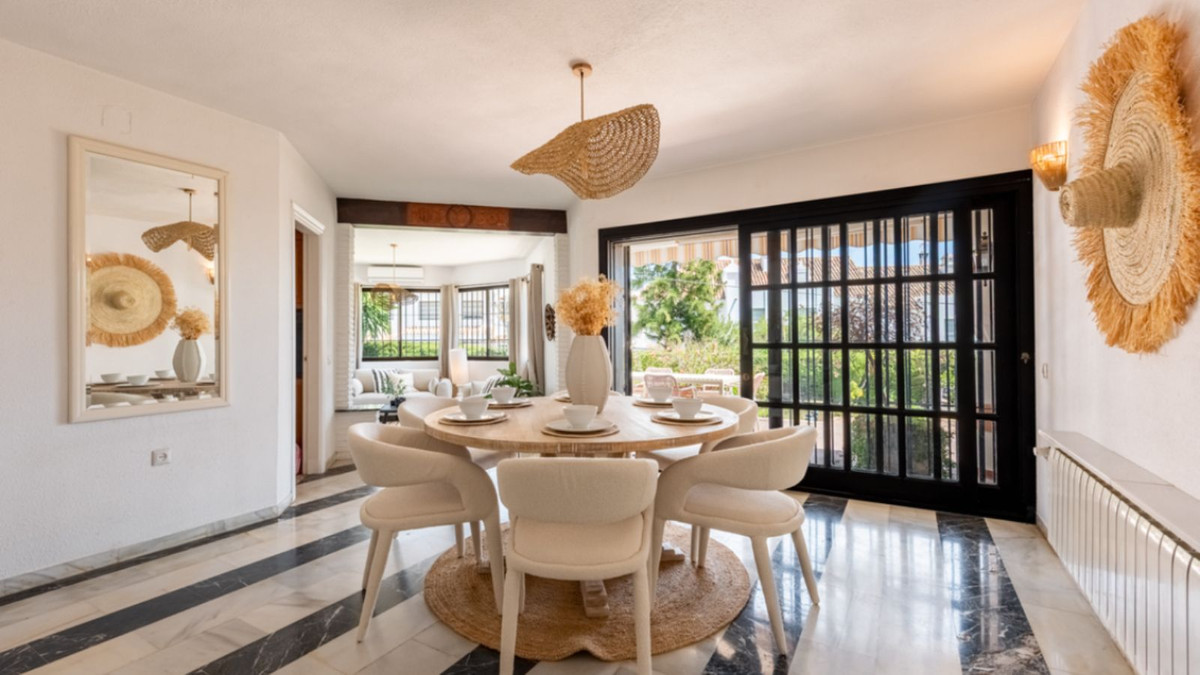 4 Bed Townhouse for sale in Estepona Costa Del Sol, Málaga, Spain