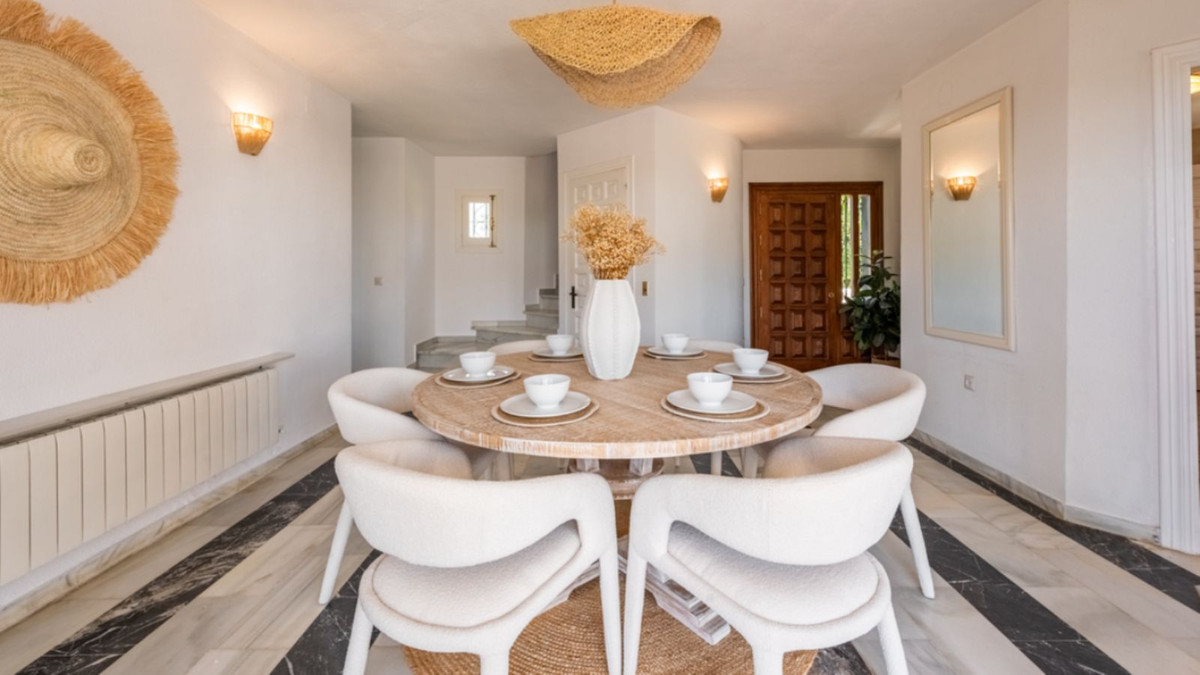 4 Bed Townhouse for sale in Estepona Costa Del Sol, Málaga, Spain