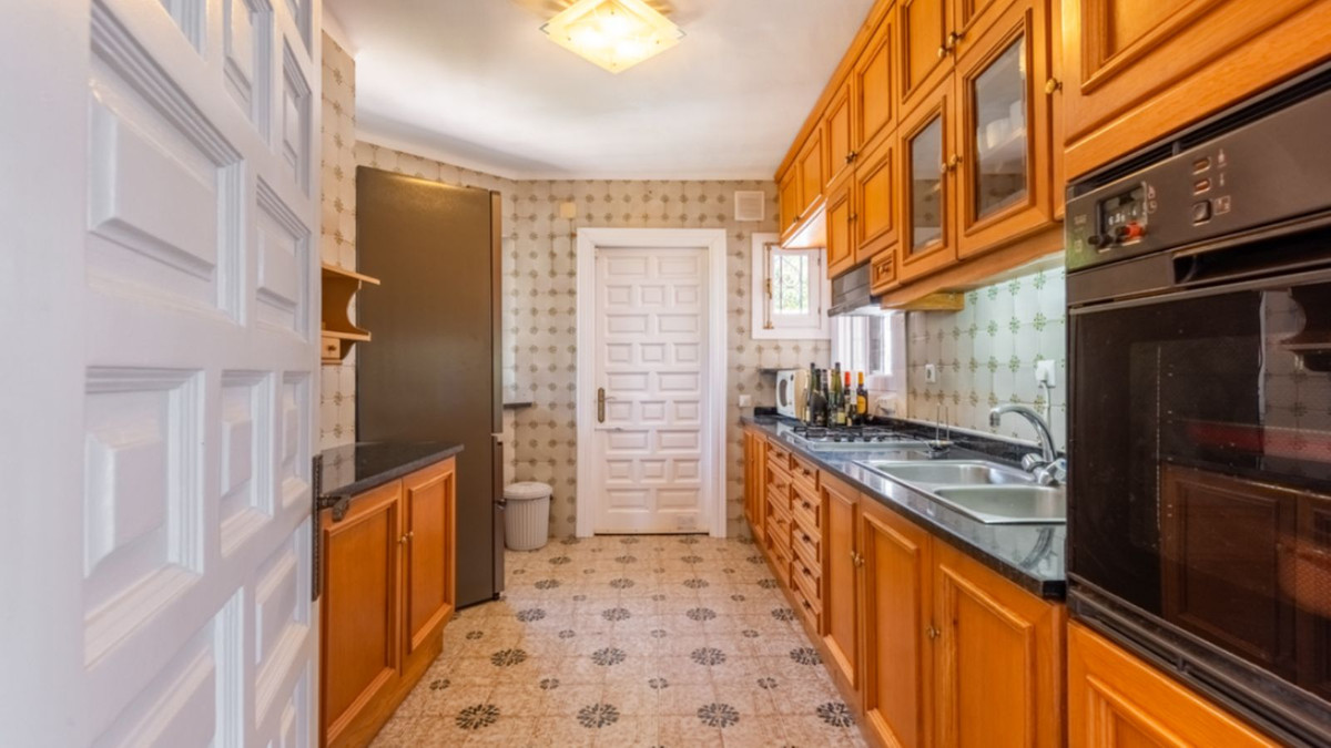 4 Bed Townhouse for sale in Estepona Costa Del Sol, Málaga, Spain