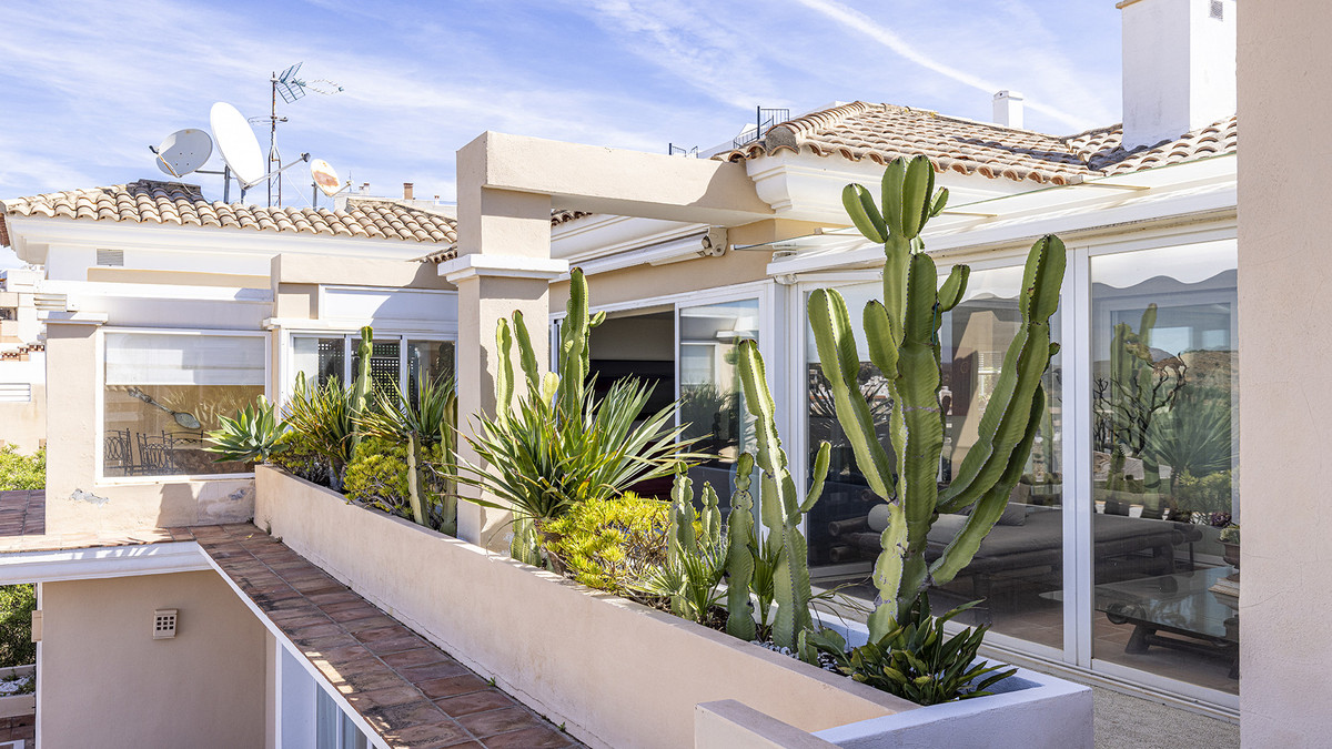 3 Bed Apartment for sale in Doña Julia Costa Del Sol, Málaga, Spain