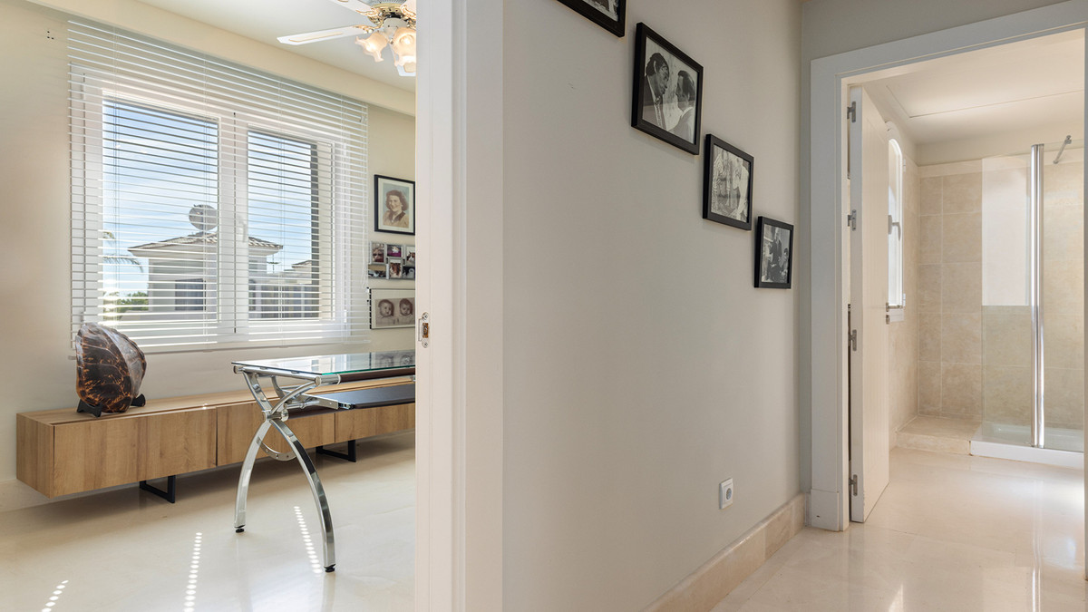 3 Bed Apartment for sale in Doña Julia Costa Del Sol, Málaga, Spain