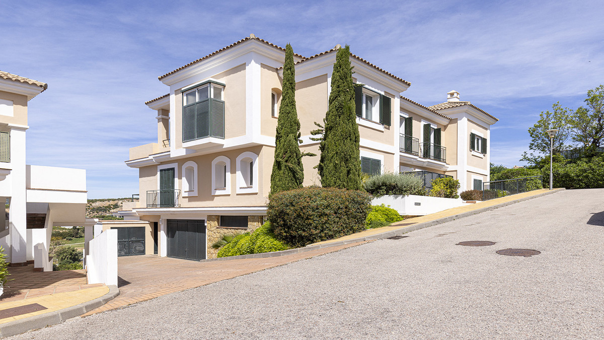 3 Bed Apartment for sale in Doña Julia Costa Del Sol, Málaga, Spain