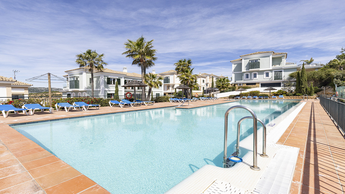 3 Bed Apartment for sale in Doña Julia Costa Del Sol, Málaga, Spain