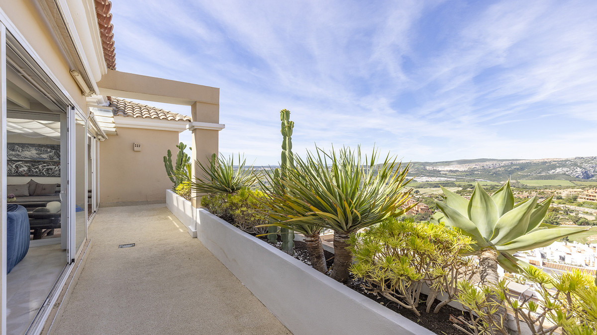 3 Bed Apartment for sale in Doña Julia Costa Del Sol, Málaga, Spain