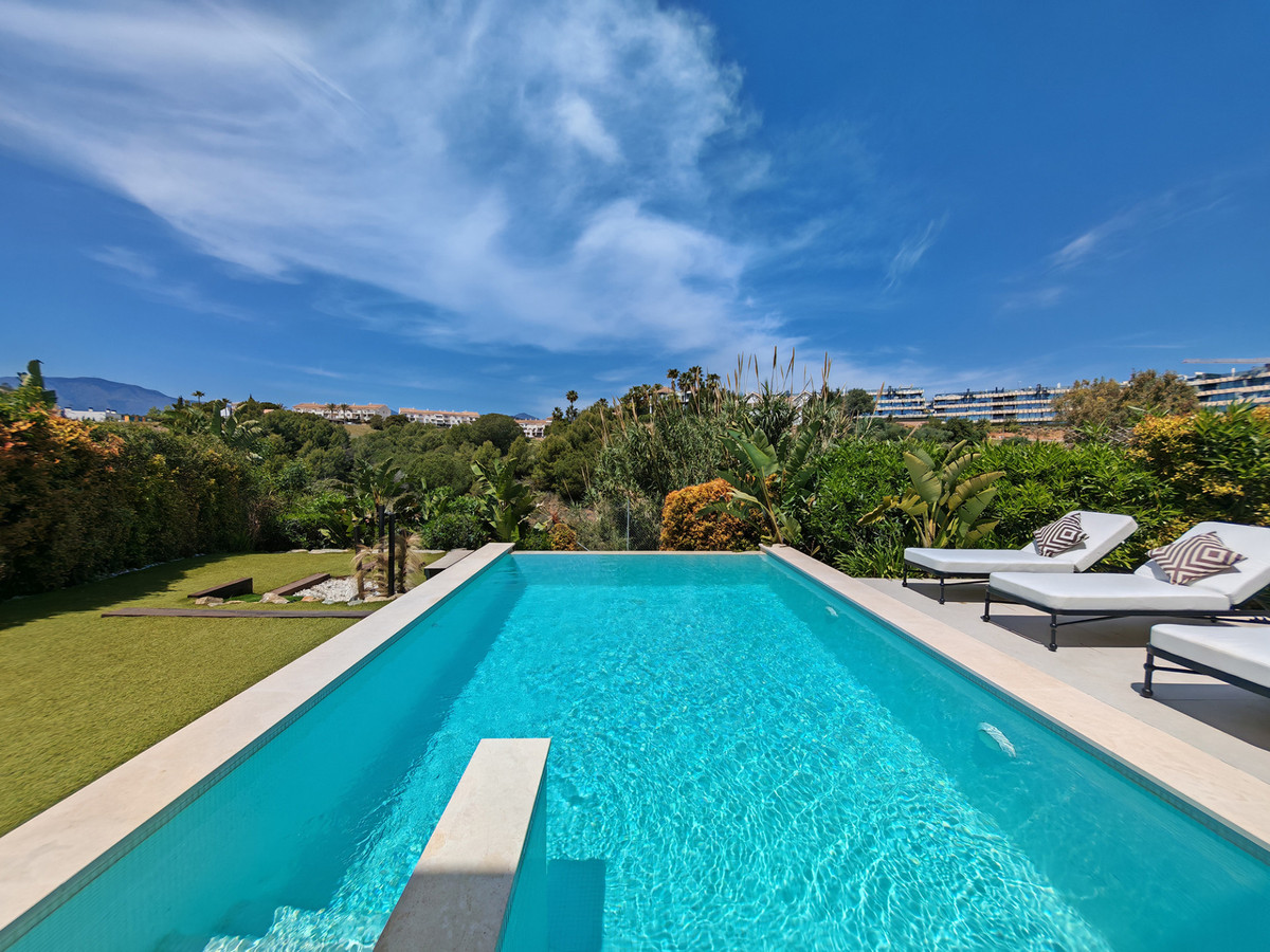 5 Bed Townhouse for sale in Estepona Costa Del Sol, Málaga, Spain