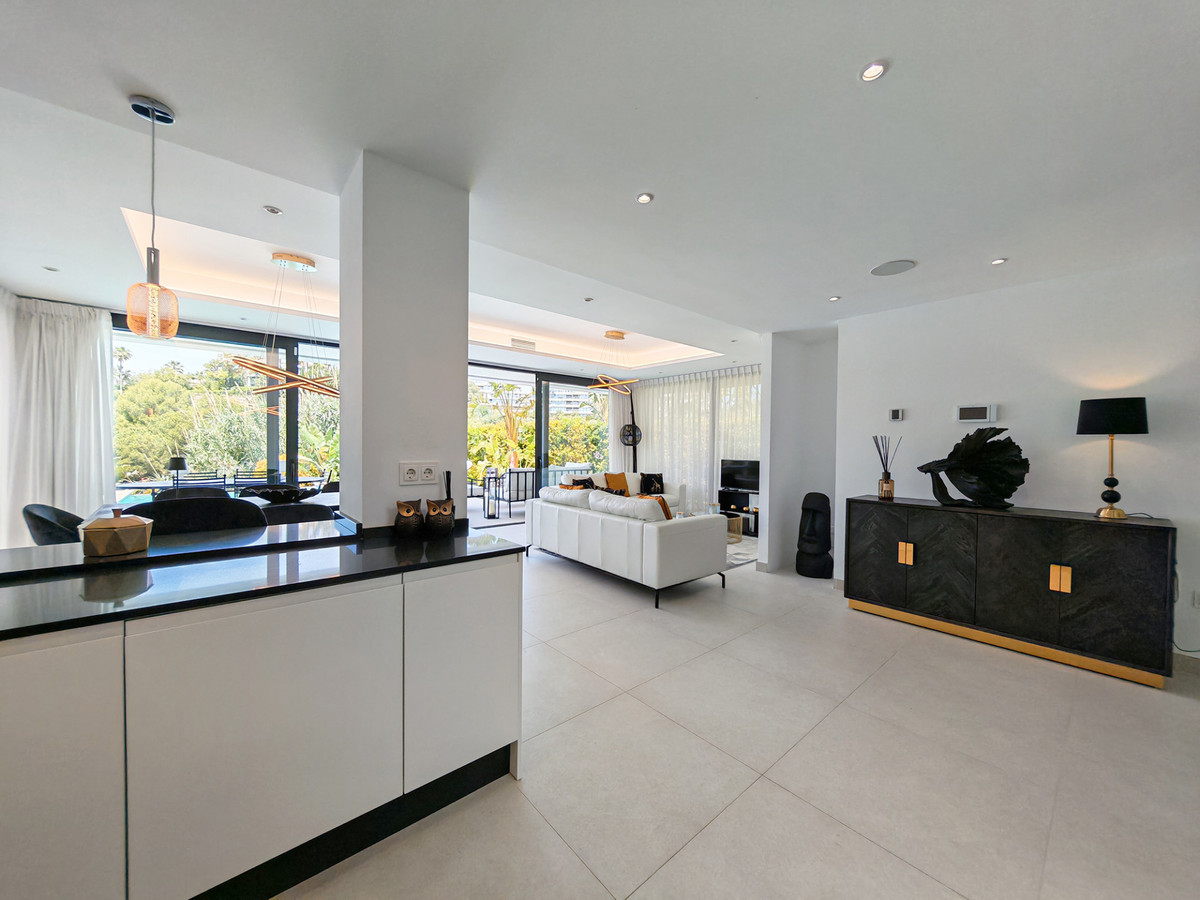 5 Bed Townhouse for sale in Estepona Costa Del Sol, Málaga, Spain