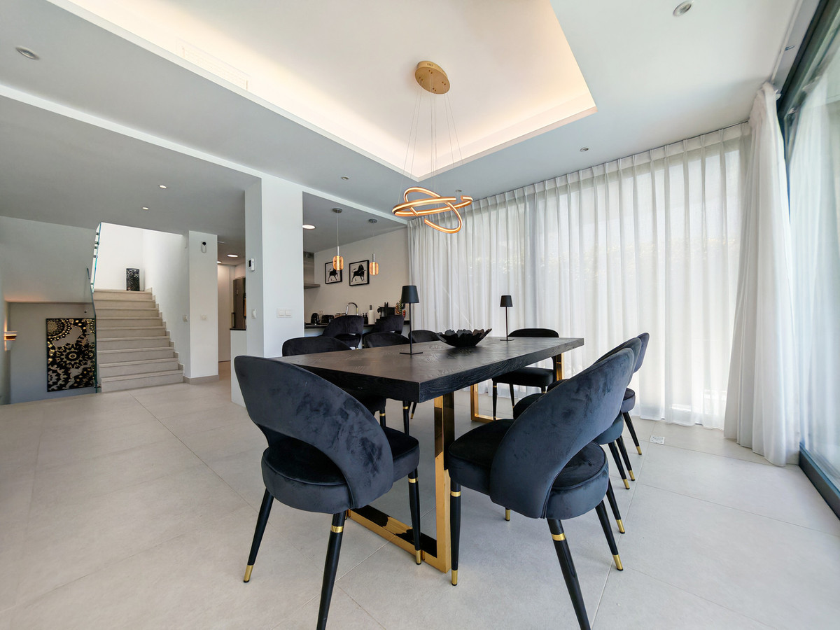 5 Bed Townhouse for sale in Estepona Costa Del Sol, Málaga, Spain