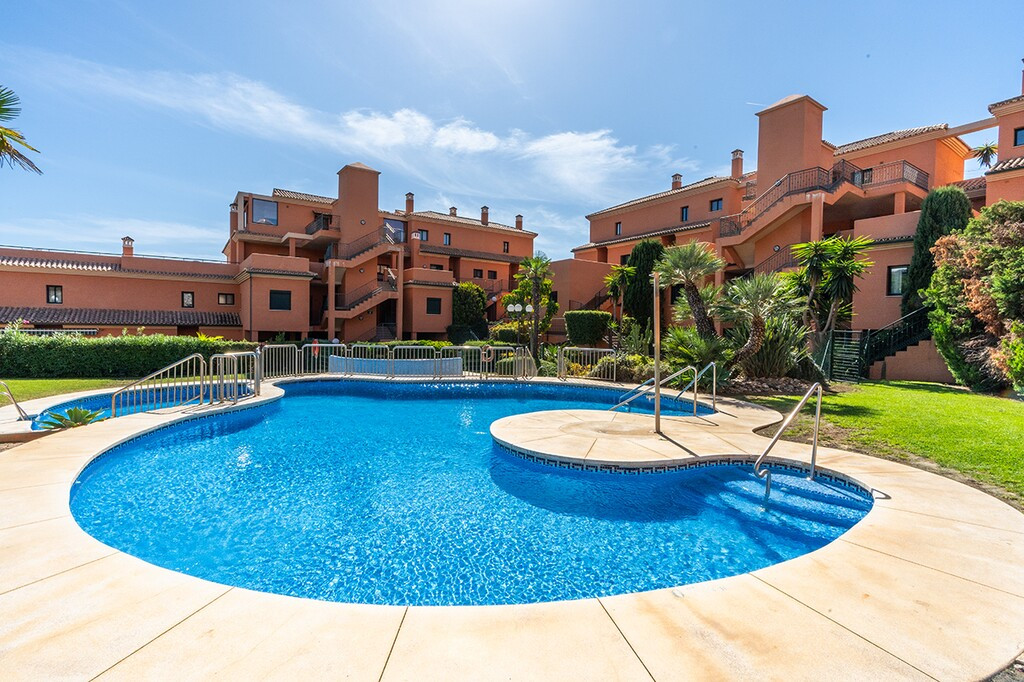 Se vende Apartamento Planta Media de 2 dormitorios en Costa Del Sol, Málaga, España