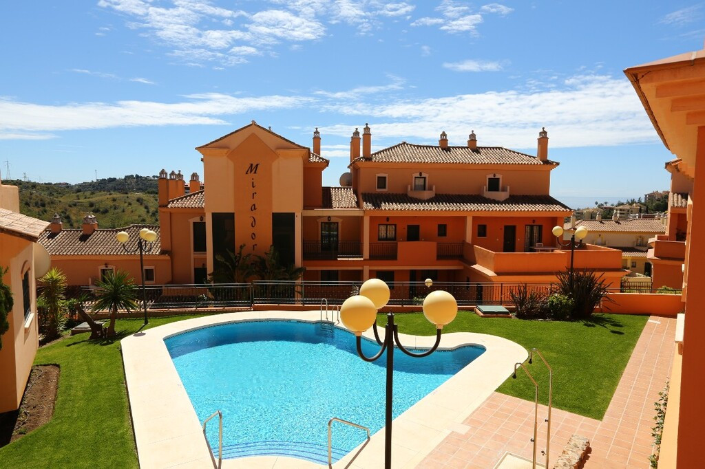 Se vende Apartamento Planta Media de 2 dormitorios en Costa Del Sol, Málaga, España