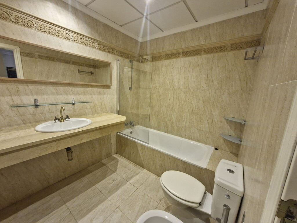 Se vende Apartamento Planta Media de 2 dormitorios en Costa Del Sol, Málaga, España