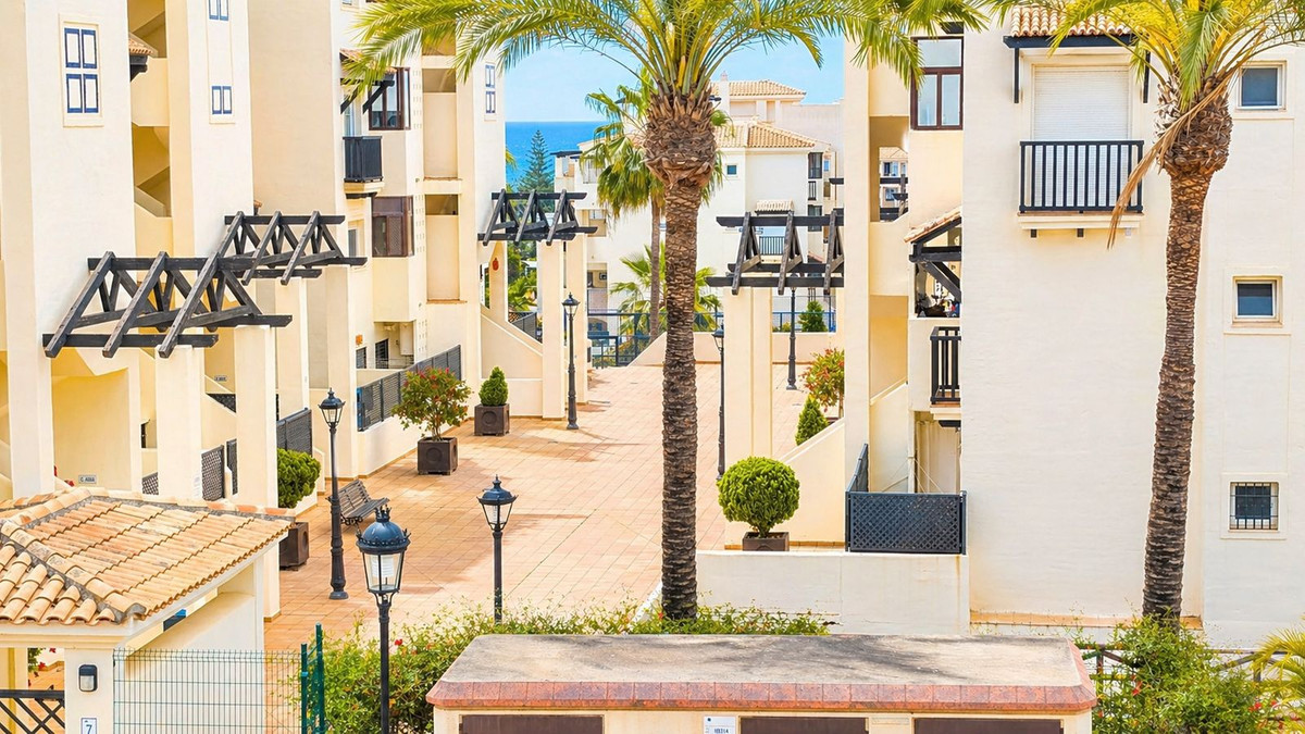 2 Bed Apartment for sale in Manilva Costa Del Sol, Málaga, Spain