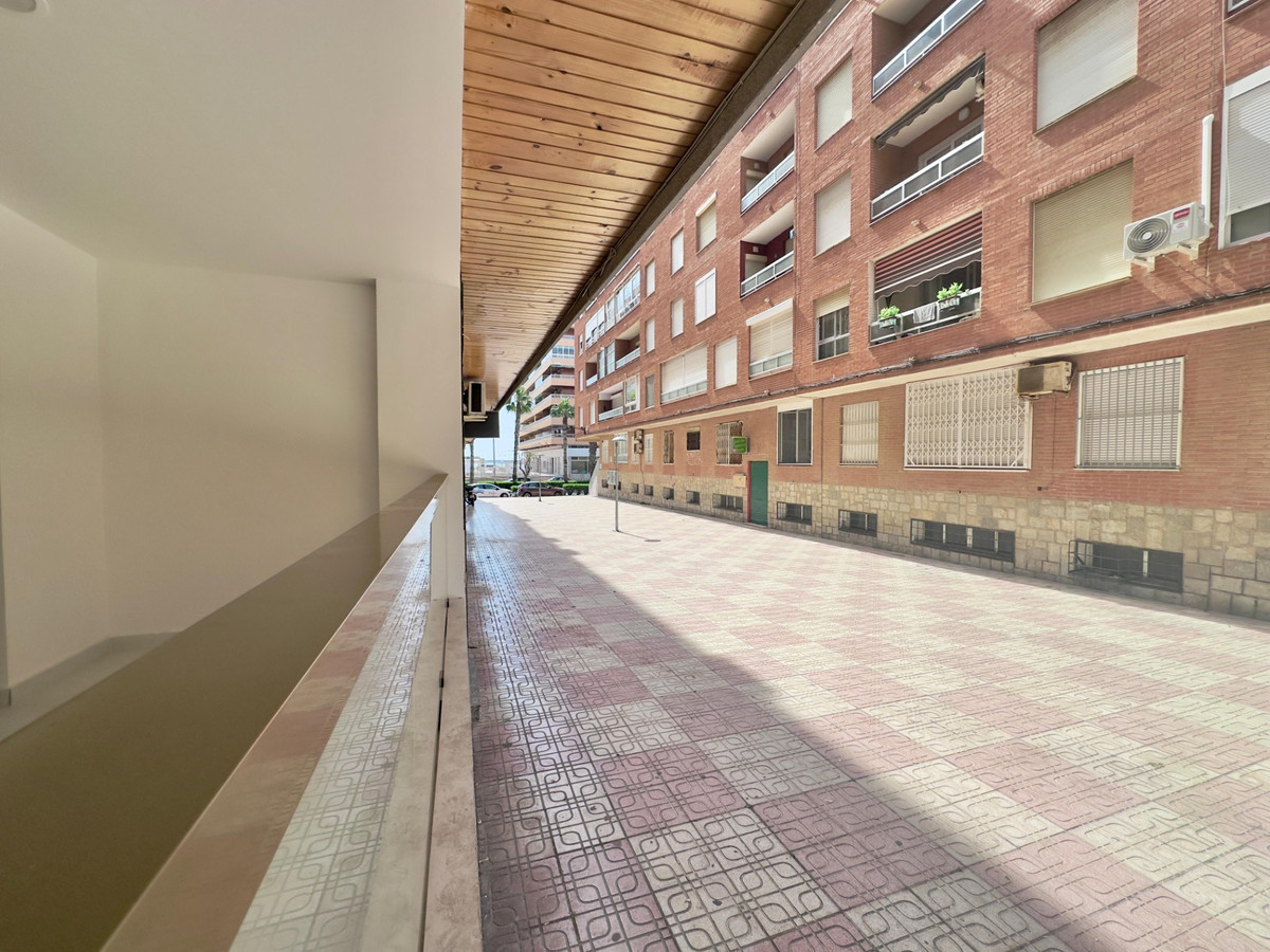 Se vende Apartamento Planta Baja de 3 dormitorios en Costa Blanca, Alicante, España