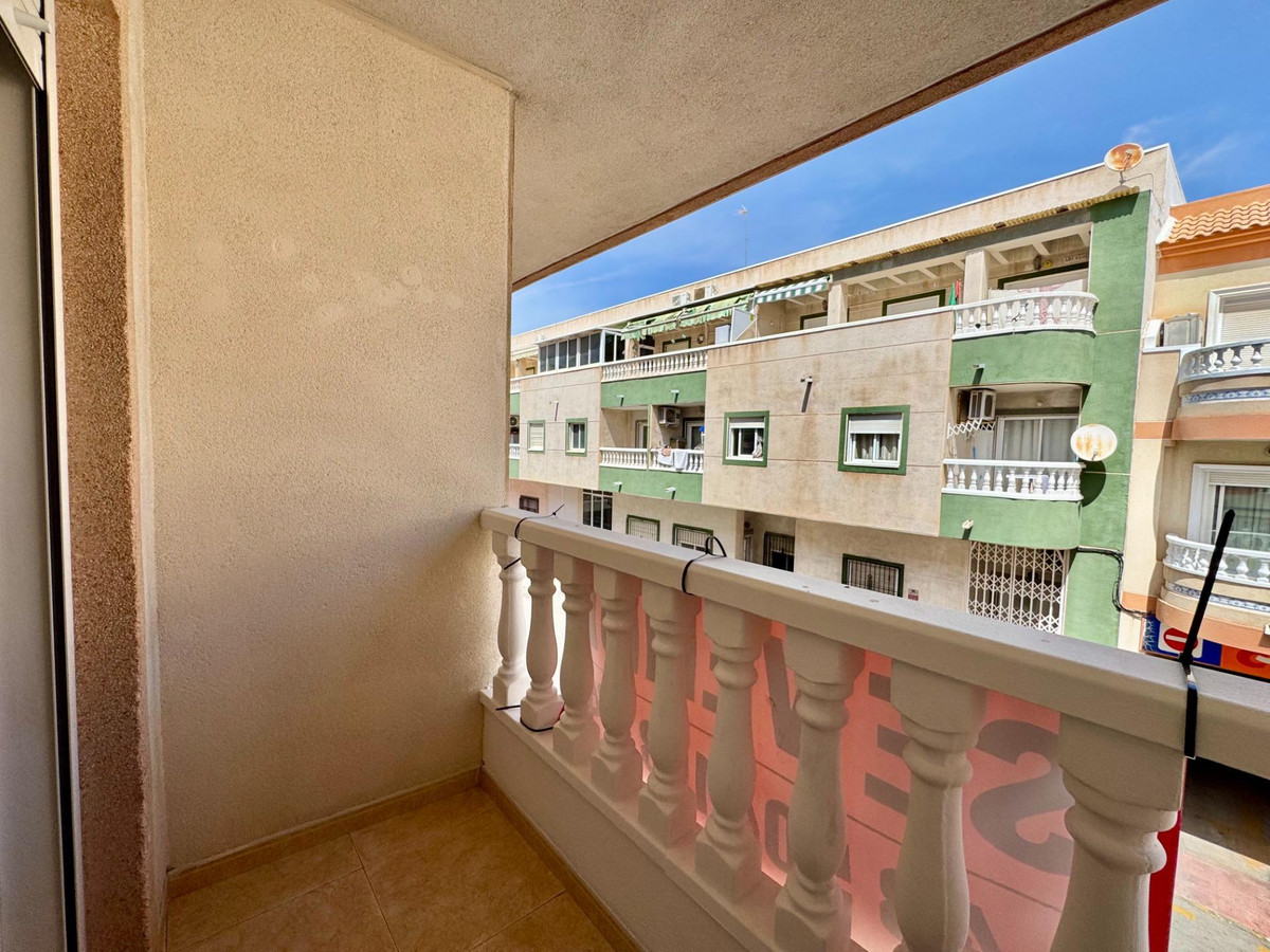 Se vende Apartamento Planta Media de 2 dormitorios en Costa Blanca, Alicante, España