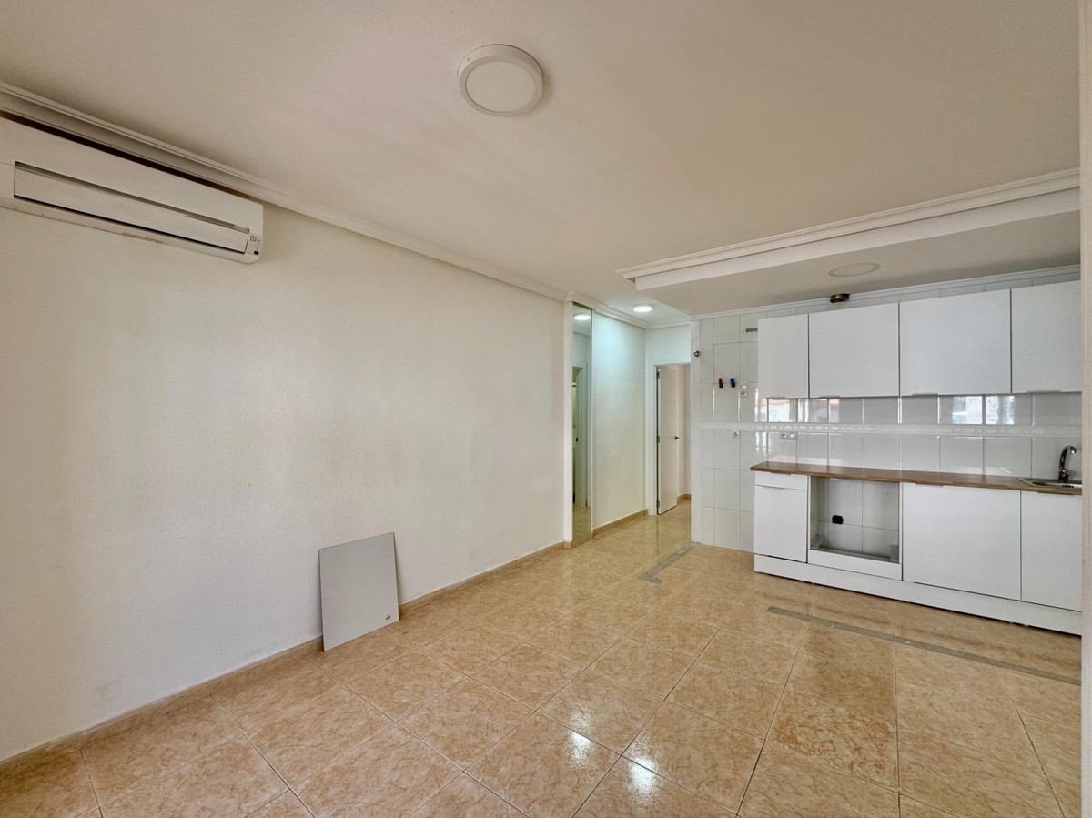 Se vende Apartamento Planta Media de 2 dormitorios en Costa Blanca, Alicante, España
